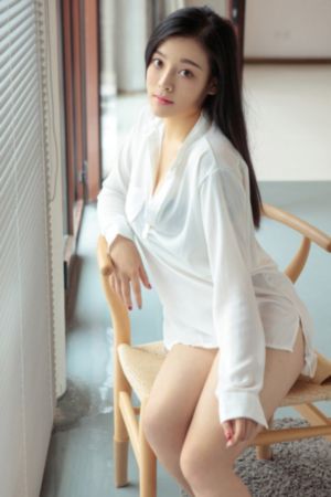 黑丝美女